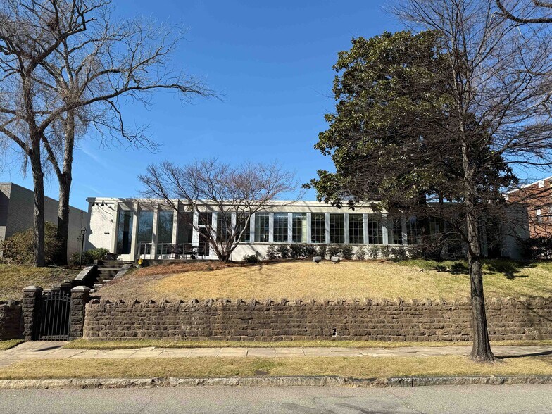 2918 Clairmont Ave S, Birmingham, AL à louer - Photo du bâtiment - Image 2 de 18