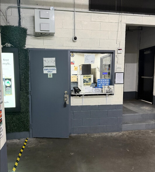 10 West End Ave, New York, NY à vendre - Photo du bâtiment - Image 3 de 9