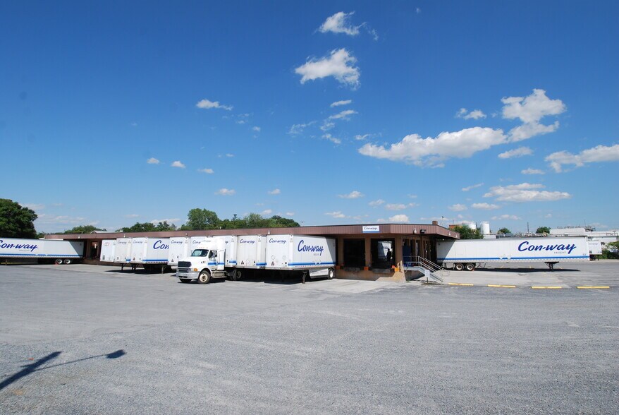 670-700 N Cameron St, Winchester, VA for lease - Building Photo - Image 1 of 6