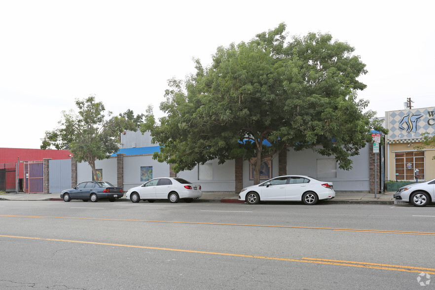 7119 Owensmouth Ave, Canoga Park, CA for lease - Building Photo - Image 2 of 6