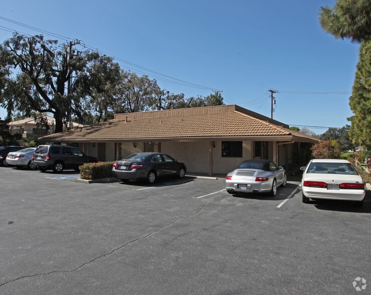 2904 Theresa Dr, Newbury Park, CA for lease - Building Photo - Image 2 of 12