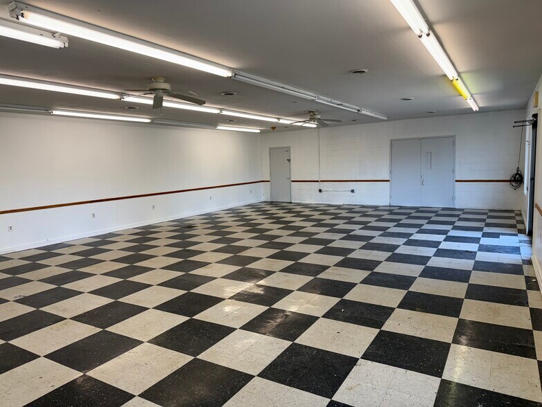 634 Old Liverpool Rd, Liverpool, NY à louer - Photo intérieure - Image 3 de 9