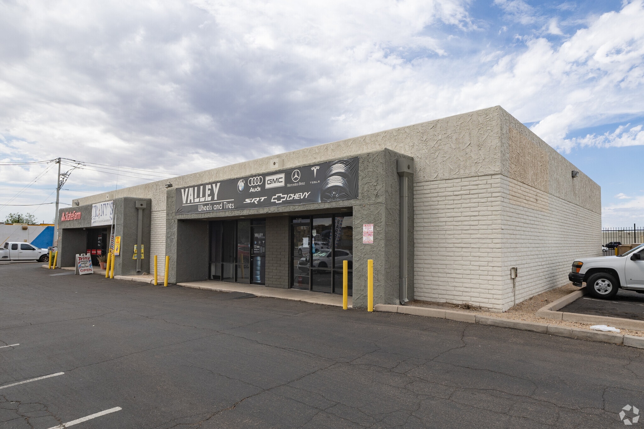 2740-2746 W McDowell Rd, Phoenix, AZ for lease Primary Photo- Image 1 of 9