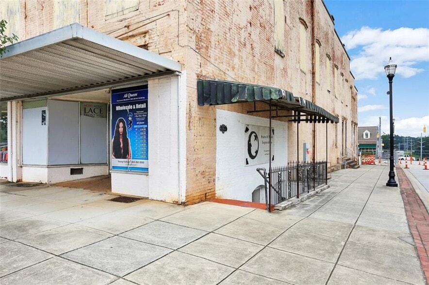 235 Main St, Seneca, SC à vendre - Photo du bâtiment - Image 3 de 5