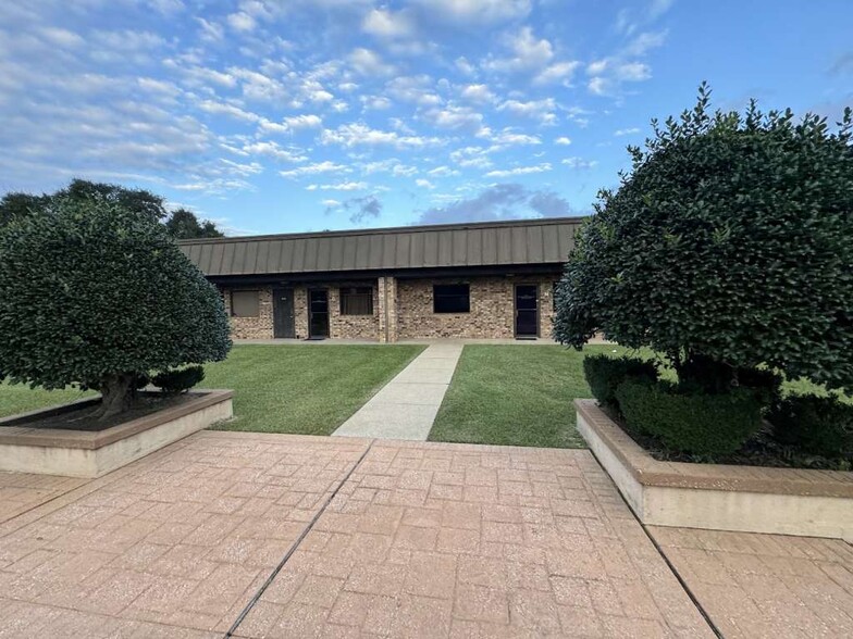 3312 N University Dr, Nacogdoches, TX à vendre - Photo du bâtiment - Image 3 de 10