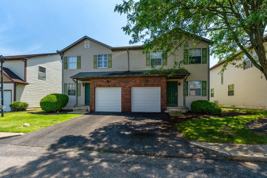 4890 Princess Diana Ct, Hilliard, OH à vendre - Photo du bâtiment - Image 2 de 6