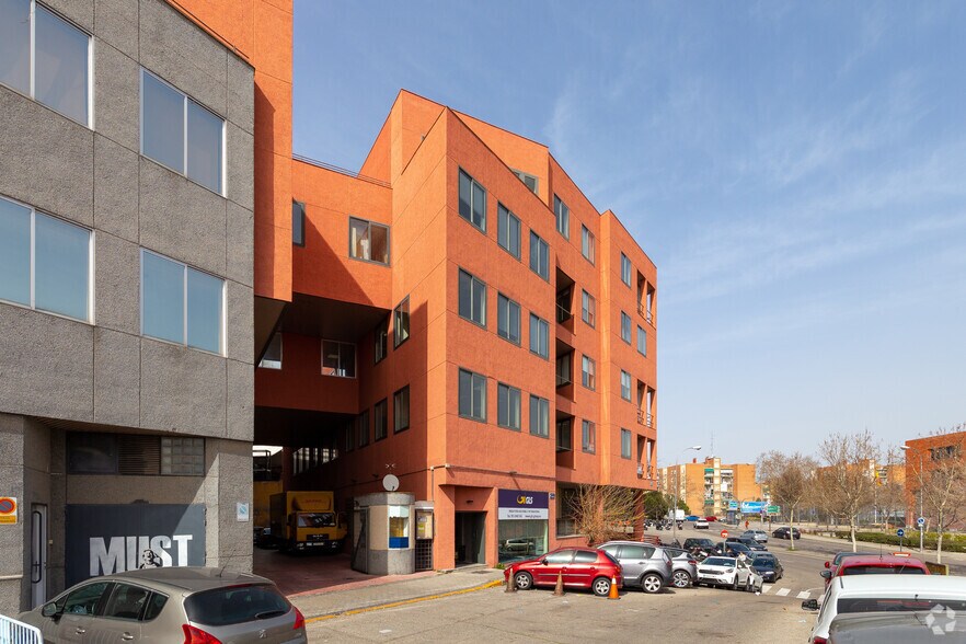 Calle San Romualdo, 12-14, Madrid, Madrid for lease - Building Photo - Image 2 of 3