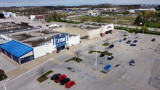 Plus de détails pour 7555 Montrose Rd, Niagara Falls, ON - Commerce de détail à louer