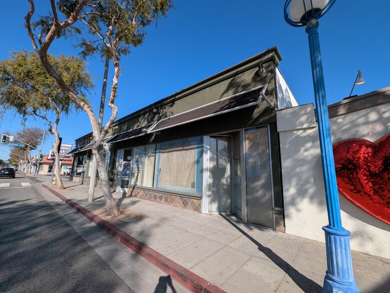 7735 Santa Monica Blvd, West Hollywood, CA for lease - Building Photo - Image 2 of 4