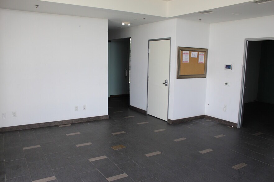2919 N Lamb Blvd, Las Vegas, NV à louer - Photo du bâtiment - Image 3 de 32