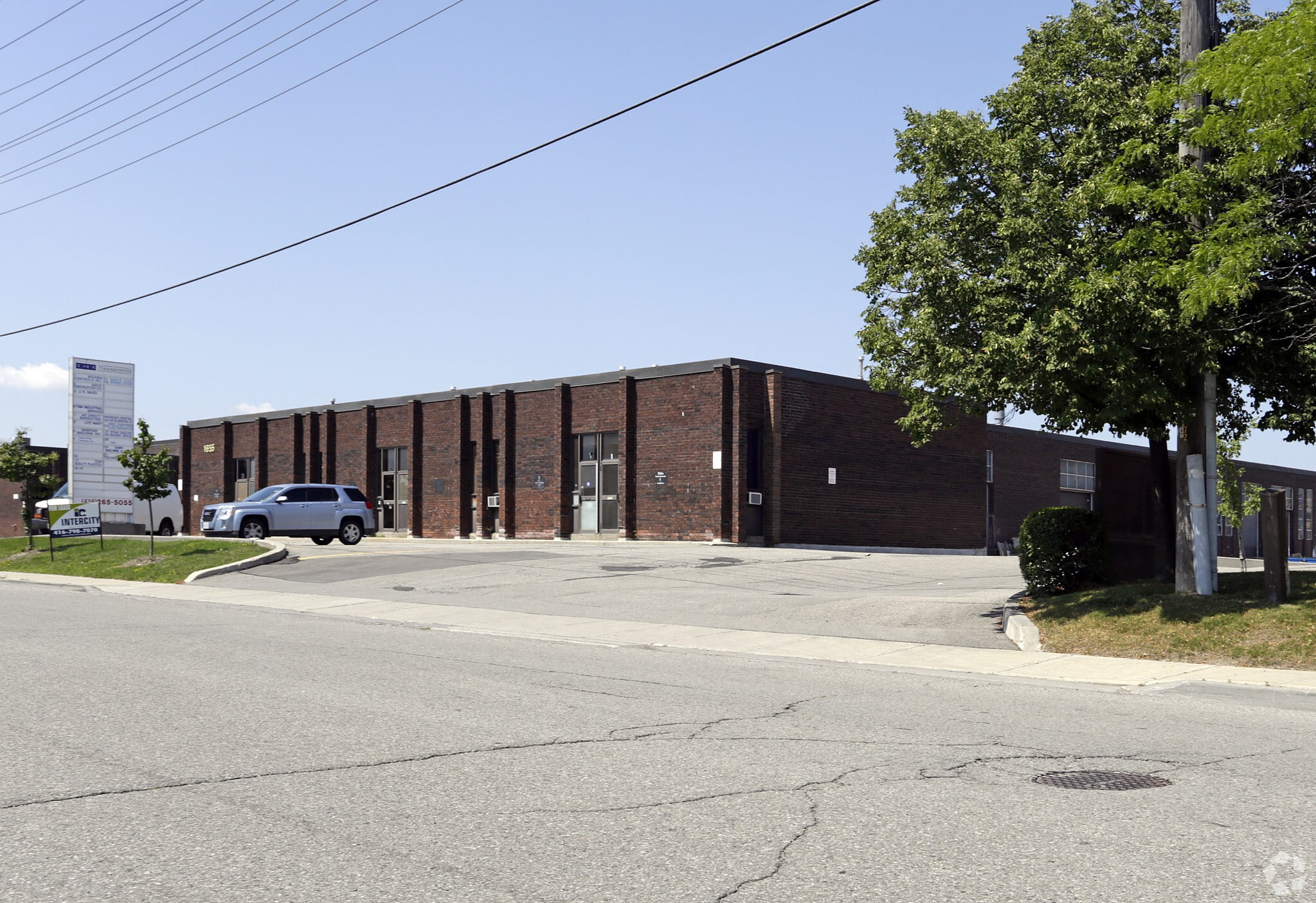 1655 Sismet Rd, Mississauga, ON for lease Primary Photo- Image 1 of 5