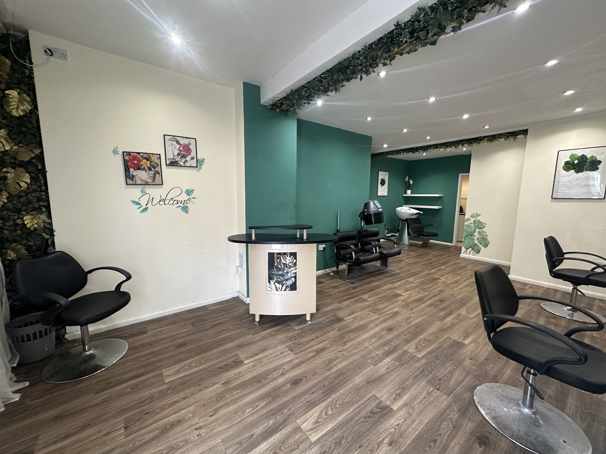 Queens Hl, Newport for lease Interior Photo- Image 1 of 11