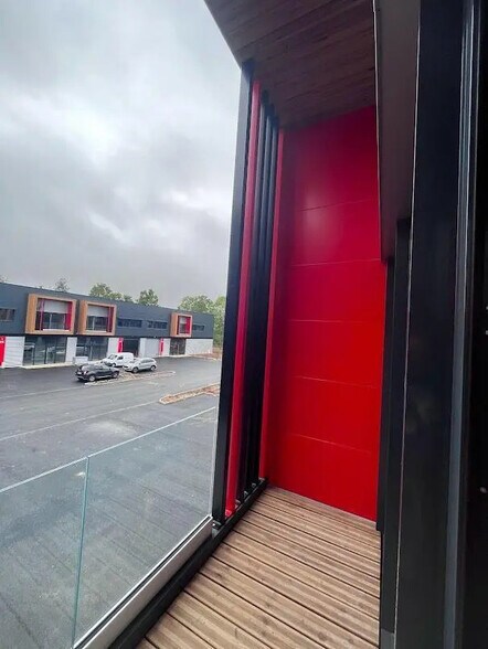 Flex dans Éragny à louer - Photo du bâtiment - Image 3 de 22