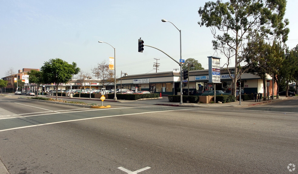 2606-2628 Pico Blvd, Santa Monica, CA for lease - Building Photo - Image 2 of 9