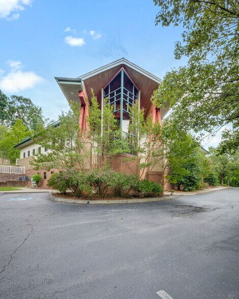 2025 Meadowview Pky, Kingsport, TN à louer - Photo du bâtiment - Image 2 de 18