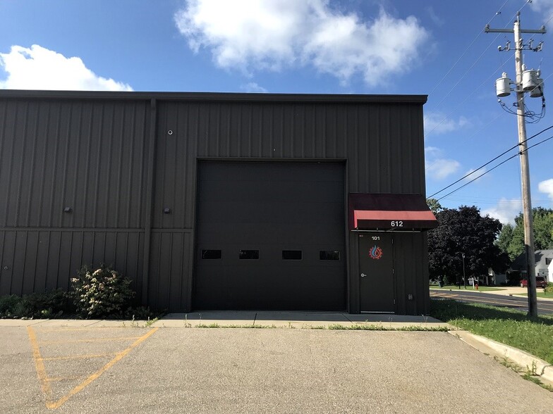 612 N Main St, Cottage Grove, WI for lease - Building Photo - Image 3 of 12