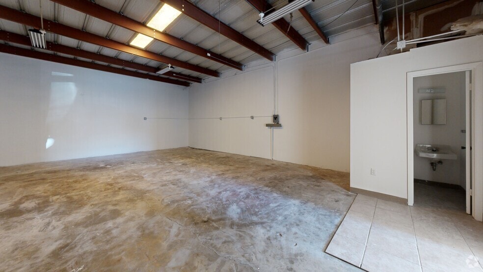 7999 Hansen Rd, Houston, TX for lease - Matterport 3D Scan - Image 2 of 20