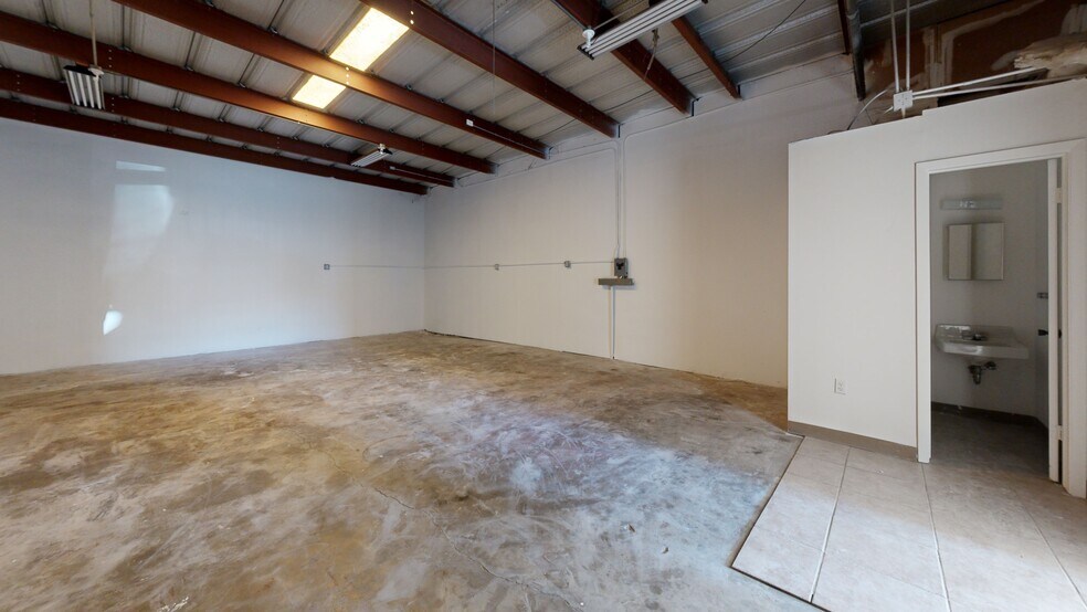 7999 Hansen Rd, Houston, TX à louer - Numérisation 3D de Matterport - Image 2 de 18