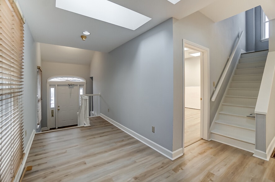 3530 Edwards Rd, Cincinnati, OH à louer - Photo du bâtiment - Image 1 de 22