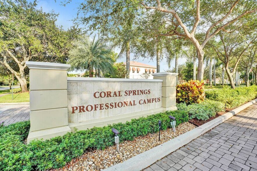 5401 N University Dr, Coral Springs, FL à vendre - Photo du bâtiment - Image 3 de 16