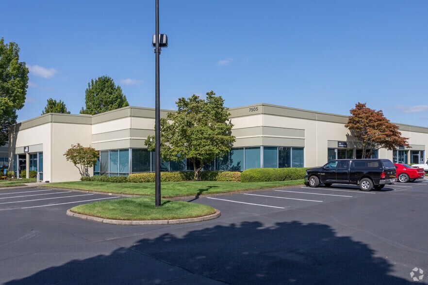 PDX Junction portefeuille de 4 propriétés à vendre sur LoopNet.ca - Photo principale - Image 2 de 4