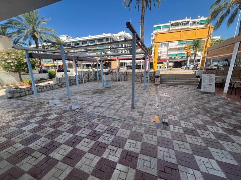 de Antonio, 17, Benalmádena, Málaga for sale - Building Photo - Image 1 of 32