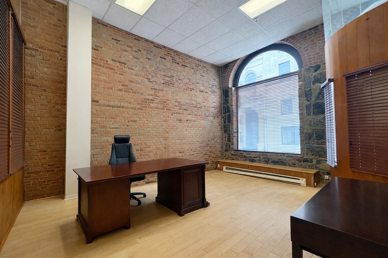 432 Rue Sainte-Hélène, Montréal, QC à louer Photo intérieure- Image 1 de 10