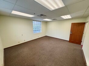 2881 E Oakland Park Blvd, Fort Lauderdale, FL for lease Interior Photo- Image 2 of 27