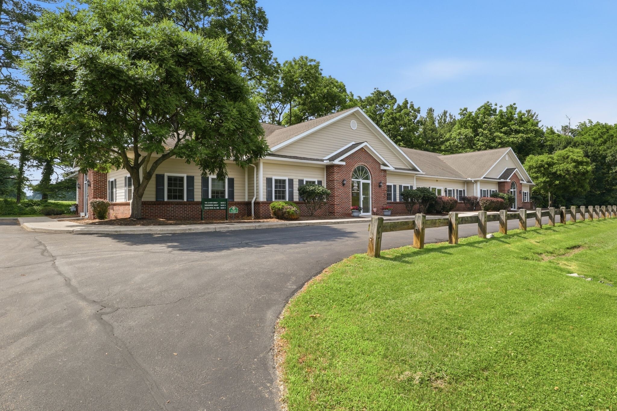 271 Marsh Rd, Pittsford, NY for lease Building Photo- Image 1 of 7