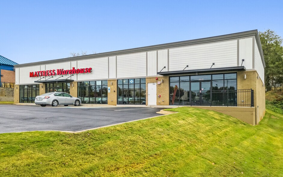 5326 Wade Hampton Blvd, Taylors, SC à vendre - Photo du bâtiment - Image 3 de 4