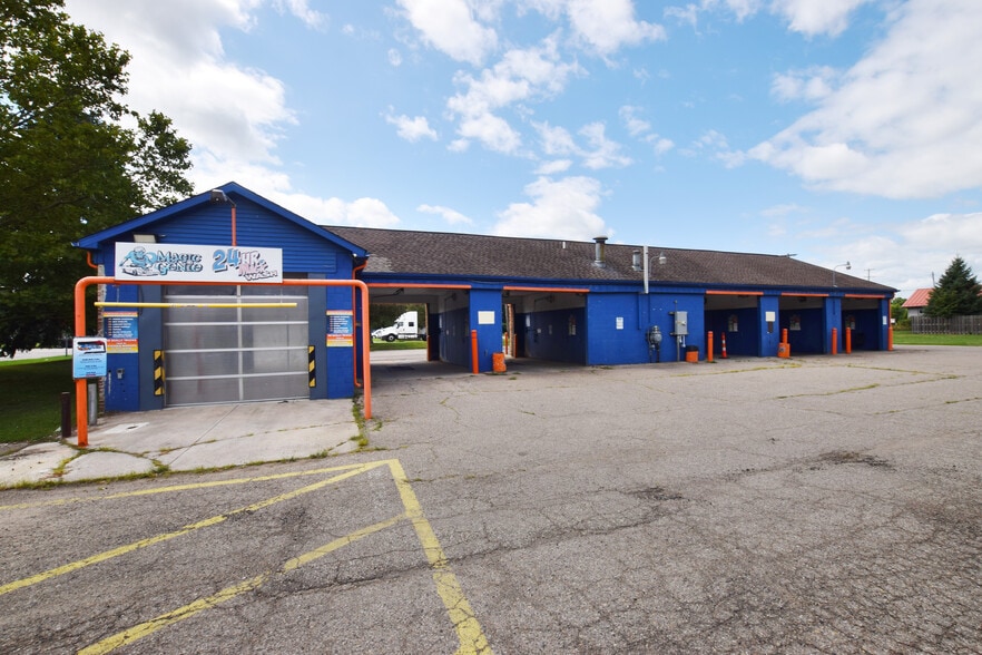 5069 Fenton Rd, Flint, MI for sale - Building Photo - Image 2 of 10