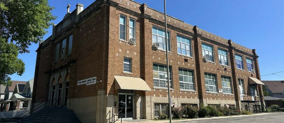 2570 S 19th St, Milwaukee, WI à vendre - Photo principale - Image 1 de 9