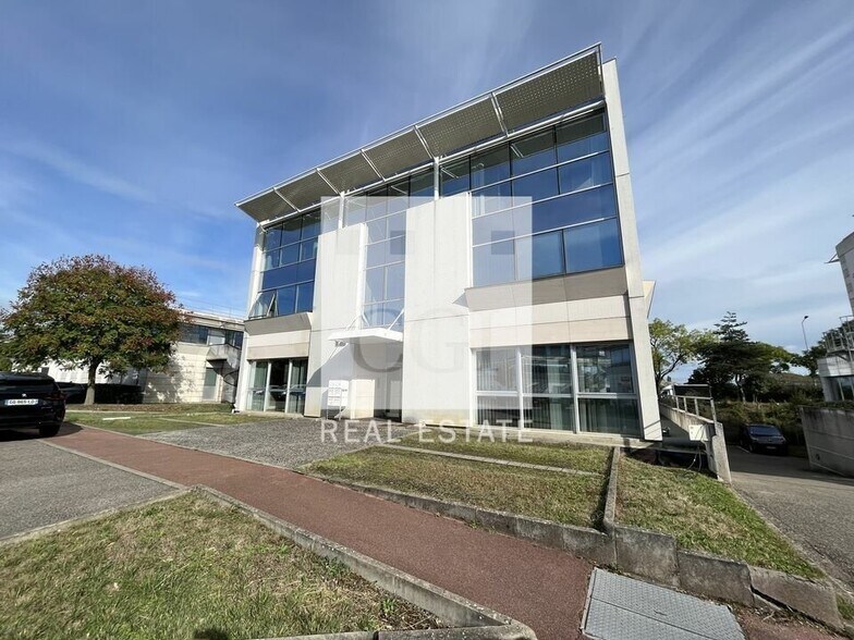 12 Rue Edison, Bron for lease - Building Photo - Image 3 of 18