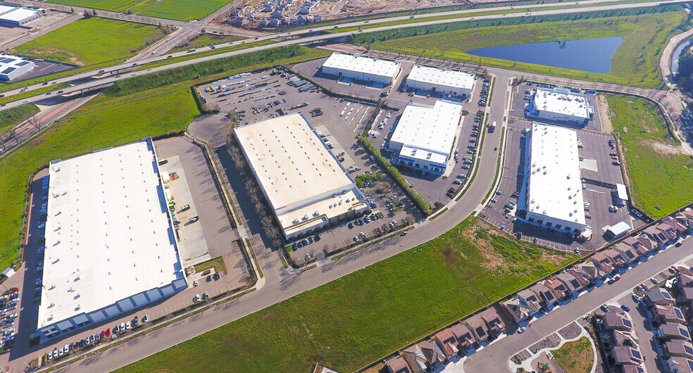 Belmont Ave & Armstrong Ave, Fresno, CA à louer - Aérien - Image 2 de 3