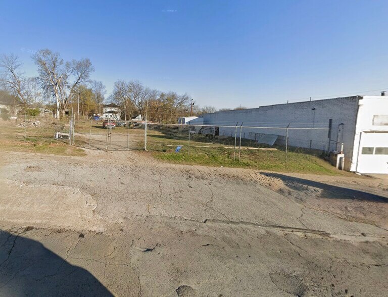 208 W Trudgeon St, Henryetta, OK à vendre - Photo du bâtiment - Image 3 de 4