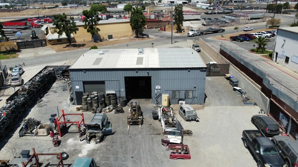 2821 Industrial Dr, Bloomington, CA for sale - Building Photo - Image 3 of 7