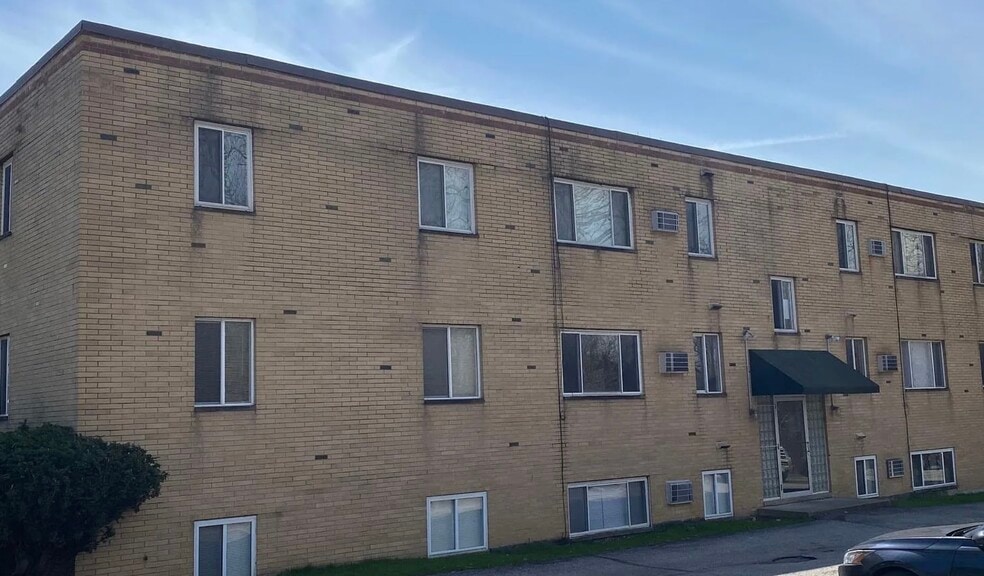 191 Center Rd, Bedford, OH à vendre - Photo du bâtiment - Image 2 de 6