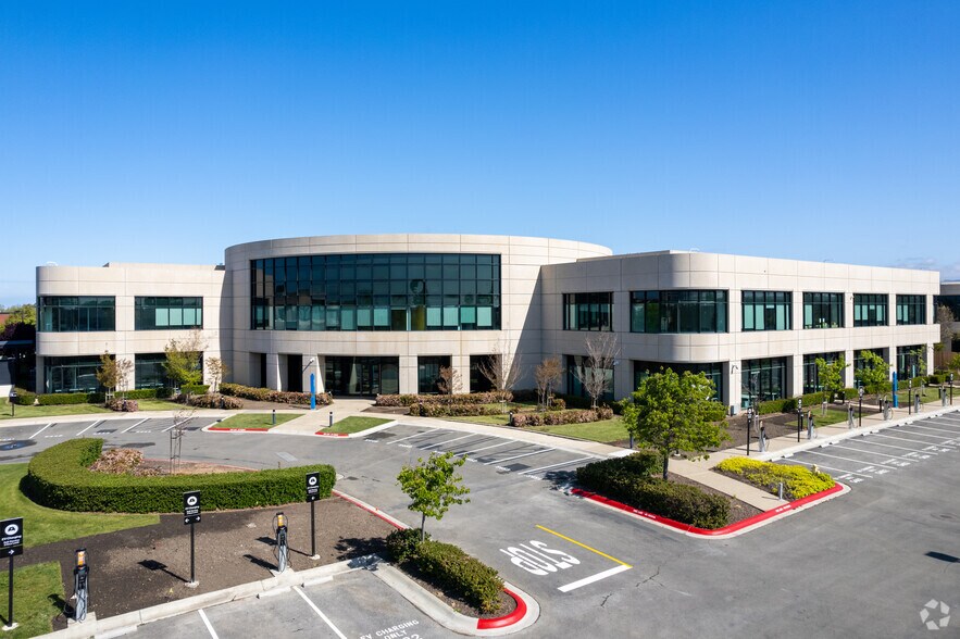 6750 Dumbarton Cir, Fremont, CA for lease - Building Photo - Image 1 of 6