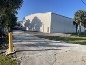 2393 Bellevue Avenue Ext, Daytona Beach, FL for lease Building Photo- Image 1 of 5