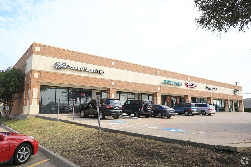 955 E Campbell Rd, Richardson, TX for lease - Building Photo - Image 1 of 5