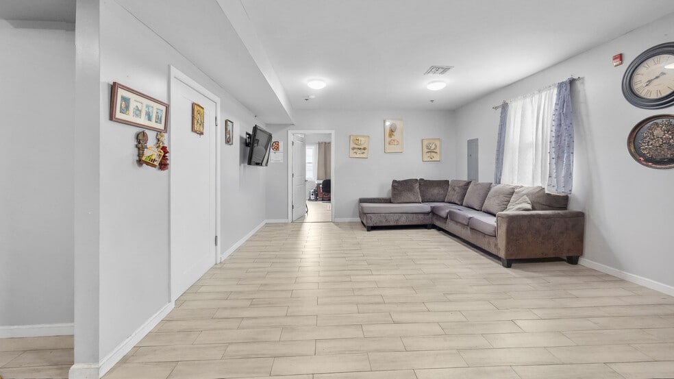 433 Elizabeth Ave, Elizabeth, NJ à vendre - Photo du bâtiment - Image 2 de 28