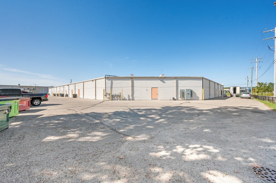 8826 34 Rd, Cadillac, MI à vendre - Photo du bâtiment - Image 3 de 55