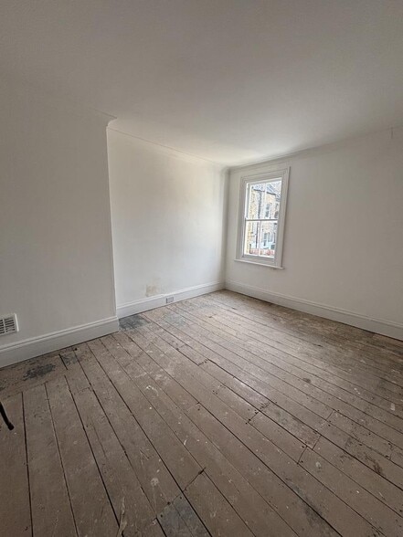 7-9 Montpelier Vale, London for lease - Building Photo - Image 2 of 11