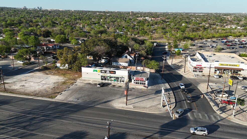 984 Bandera Rd, San Antonio, TX à vendre - Photo du bâtiment - Image 3 de 4