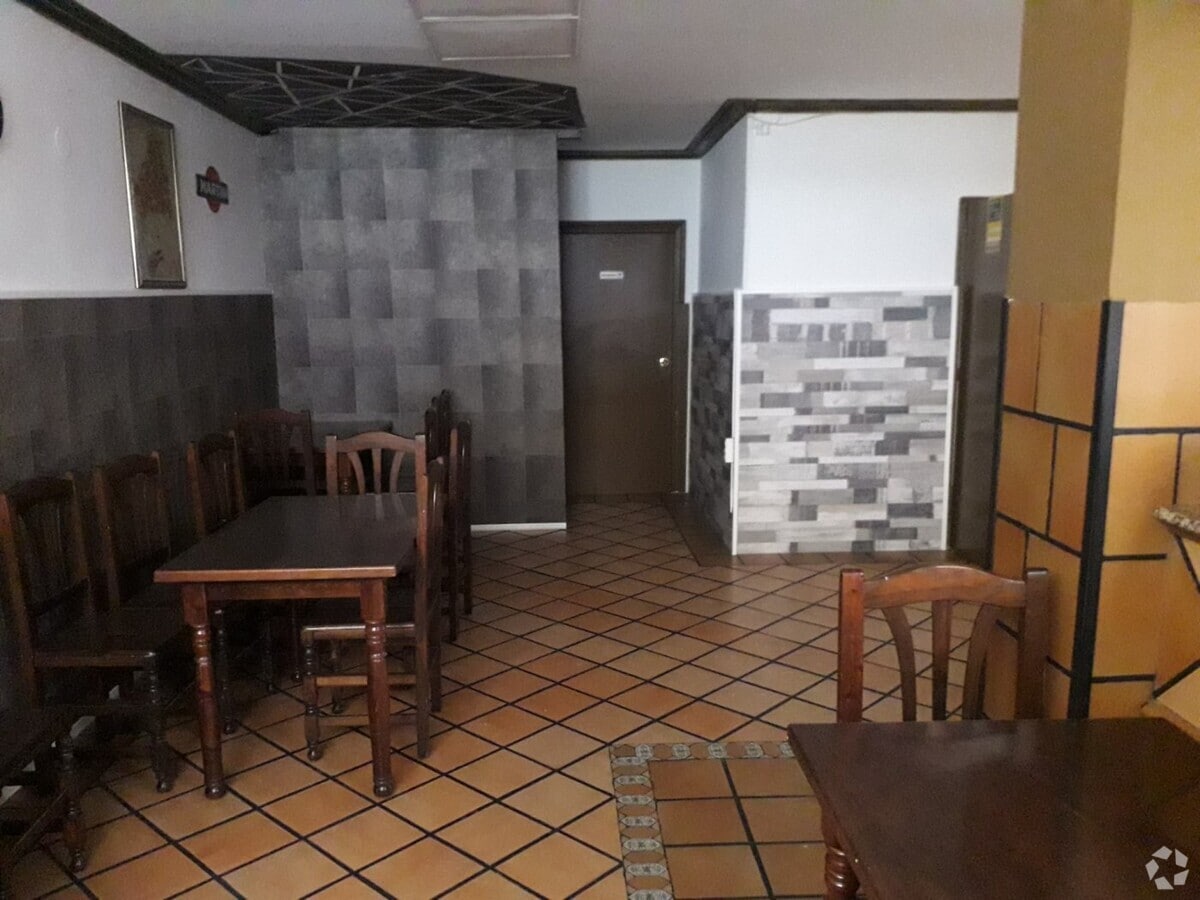 Segovia, SEG 40006 - - - Interior Photo - Image 2 of 3