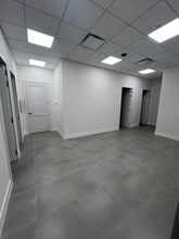 3383 NW 7th St, Miami, FL for lease Interior Photo- Image 1 of 4