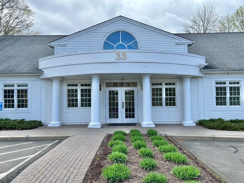 33 Dale Rd, Avon, CT for lease - Primary Photo - Image 1 of 16