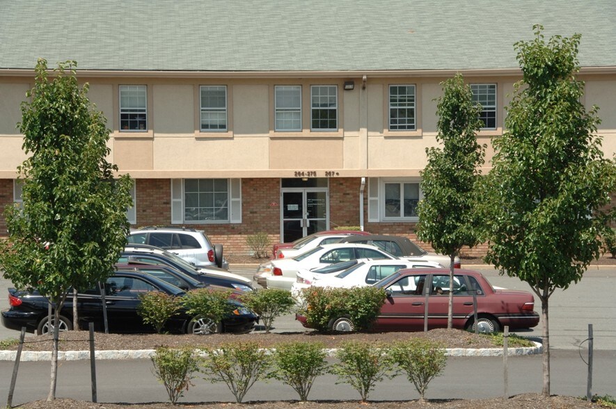 251-275 Wall St, Princeton, NJ à louer - Photo du bâtiment - Image 2 de 7