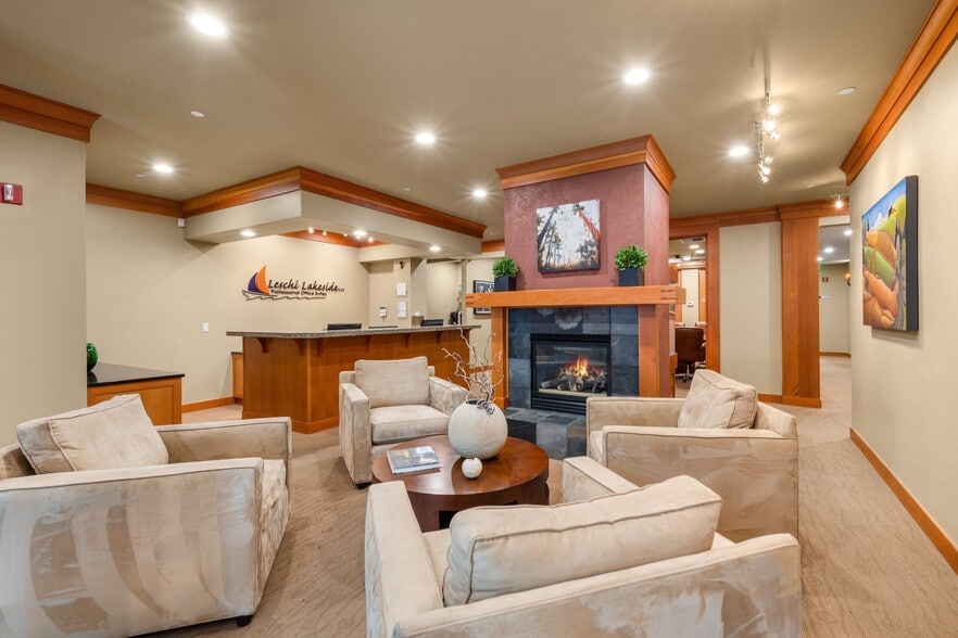 121 Lakeside Ave, Seattle, WA for lease - Interior Photo - Image 2 of 12