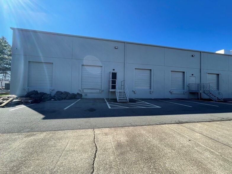 3501 Spring Forest Rd, Raleigh, NC for lease - Building Photo - Image 3 of 4